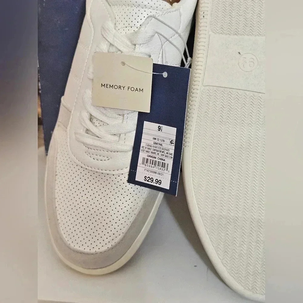 Universal Thread Hal Sneakers white n light gray lady's sizes - Picture 11 of 11